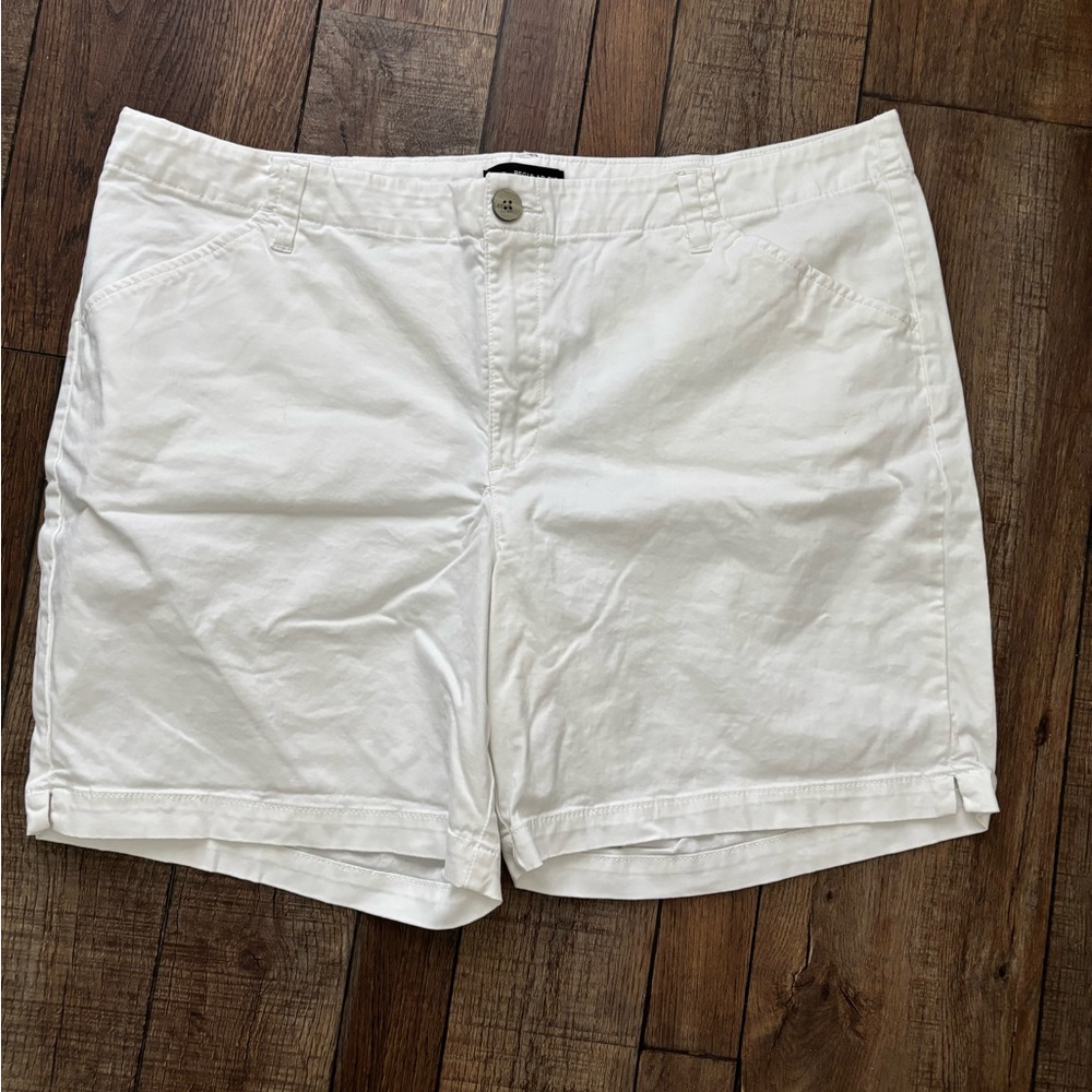 Lee White 7” Legendary Chino Shorts